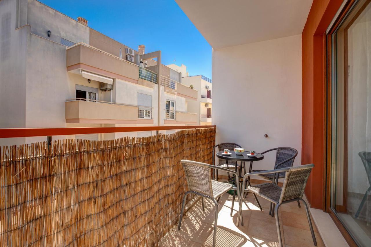 Two Bedroom Apartment With Rooftop Pool In Alvor Dış mekan fotoğraf