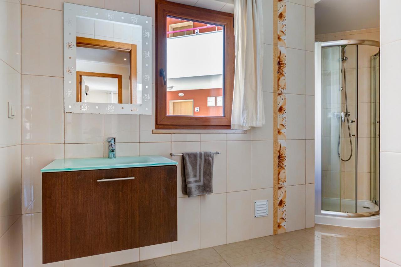 Two Bedroom Apartment With Rooftop Pool In Alvor Dış mekan fotoğraf
