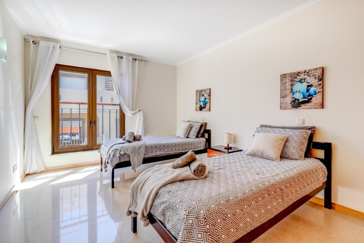 Two Bedroom Apartment With Rooftop Pool In Alvor Dış mekan fotoğraf